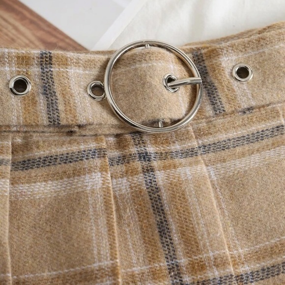 3/$30 🛒 SHEIN Khaki High Waist Belted Plaid Skirt - Picture 5 of 5